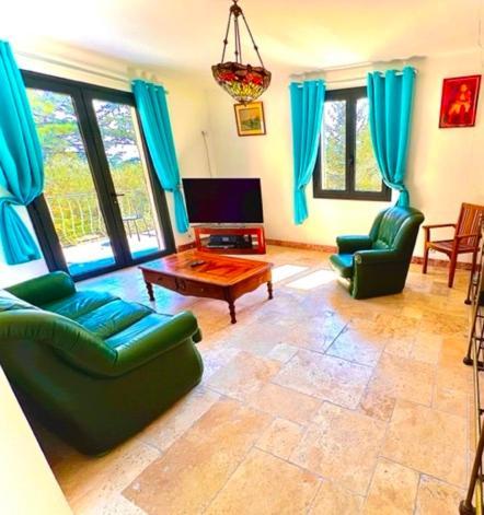 Grand Appartement En Face Du Village Moustiers-Sainte-Marie Esterno foto
